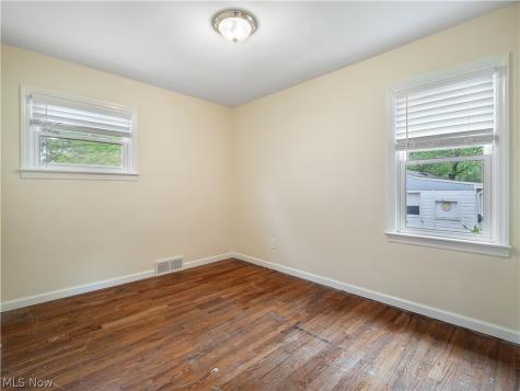 4711 Longwood Avenue Parma OH 44134