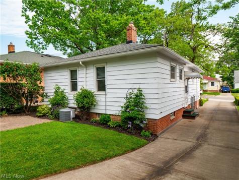 4711 Longwood Avenue Parma OH 44134