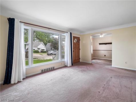 4711 Longwood Avenue Parma OH 44134