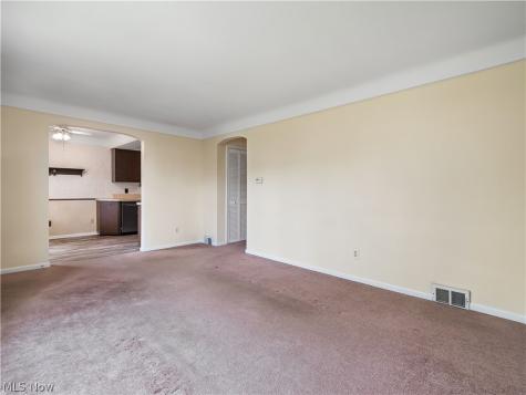 4711 Longwood Avenue Parma OH 44134