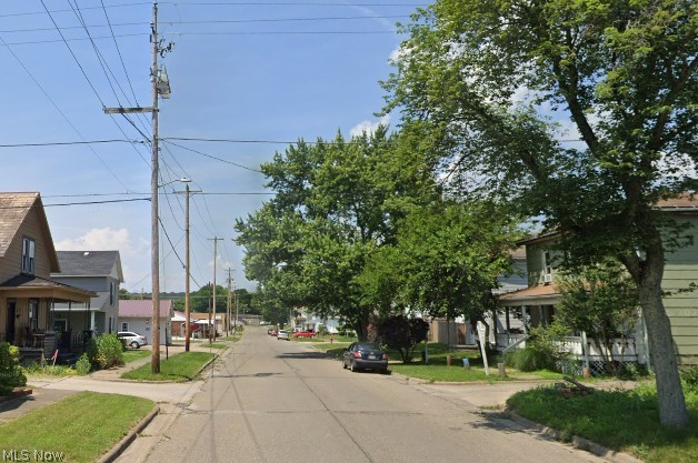 319 E 5th Street Uhrichsville OH 44683