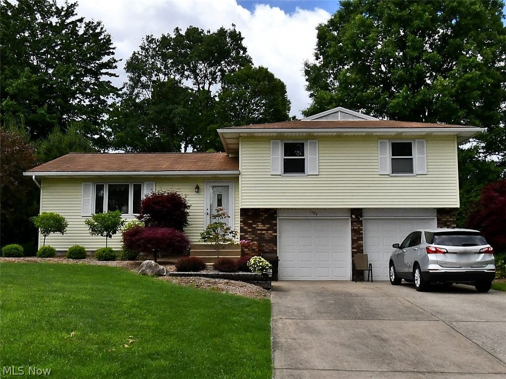 1704 Oak Street Girard OH 44420