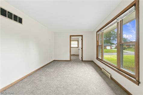 1423 Forrest Drive Barberton OH 44203