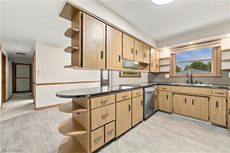1423 Forrest Drive Barberton OH 44203