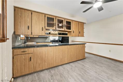 1423 Forrest Drive Barberton OH 44203