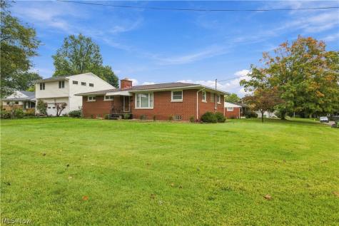 1423 Forrest Drive Barberton OH 44203