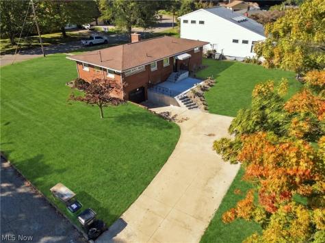 1423 Forrest Drive Barberton OH 44203