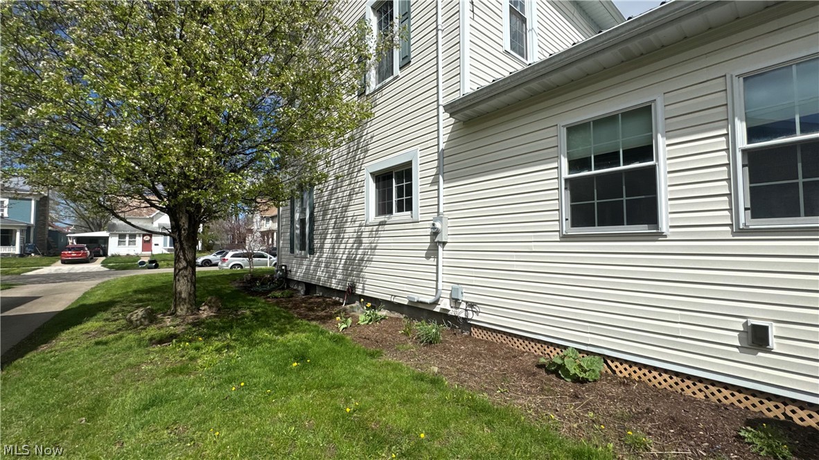417 2nd Street NE New Philadelphia OH 44663