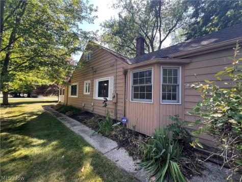 24104 Smith Avenue Westlake OH 44145