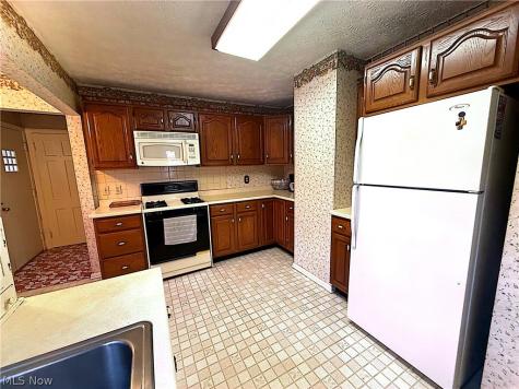 1502 Slusser Road Akron OH 44305