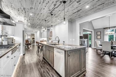 9871 Highland Drive Brecksville OH 44141
