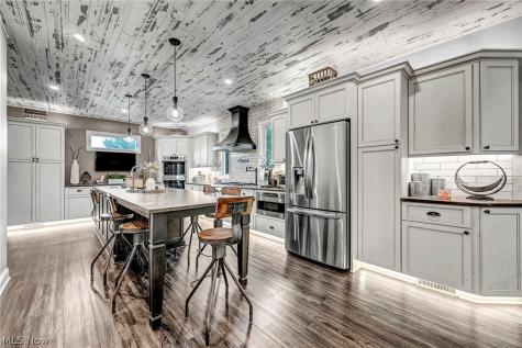 9871 Highland Drive Brecksville OH 44141