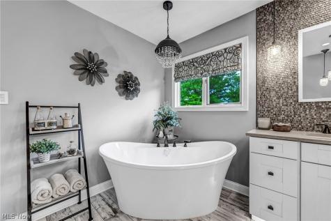 9871 Highland Drive Brecksville OH 44141