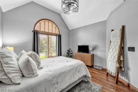 9871 Highland Drive Brecksville OH 44141