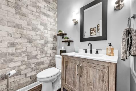 9871 Highland Drive Brecksville OH 44141
