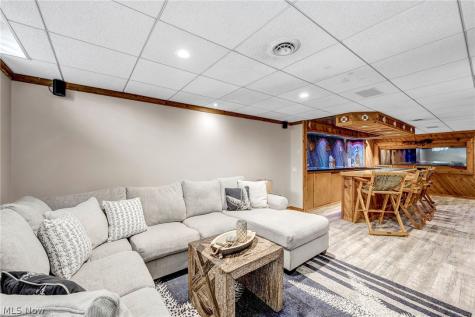 9871 Highland Drive Brecksville OH 44141