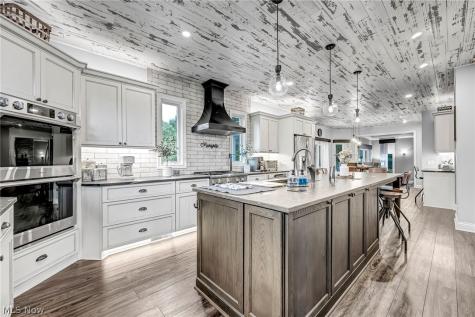 9871 Highland Drive Brecksville OH 44141