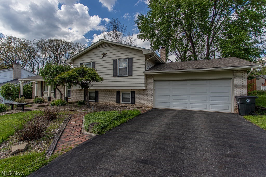 8523 Sleepy Hollow Drive NE Warren OH 44484
