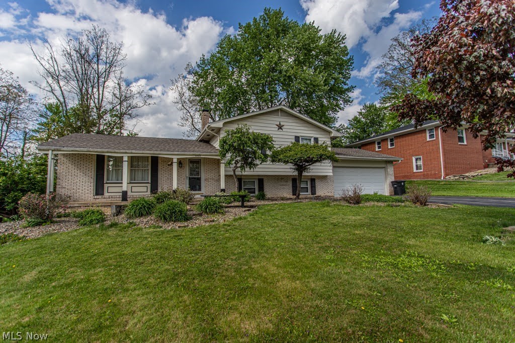 8523 Sleepy Hollow Drive NE Warren OH 44484