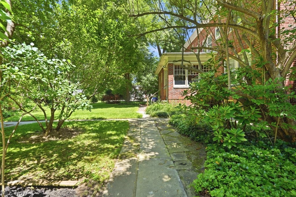 2850 Broxton Road Shaker Heights OH 44120
