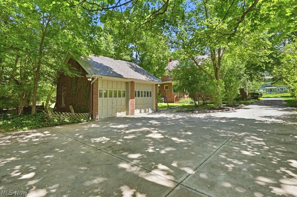 2850 Broxton Road Shaker Heights OH 44120