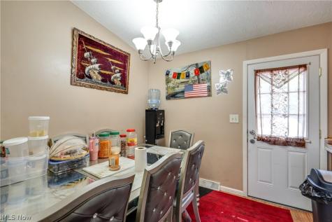 1637 Vicgross Avenue Akron OH 44310