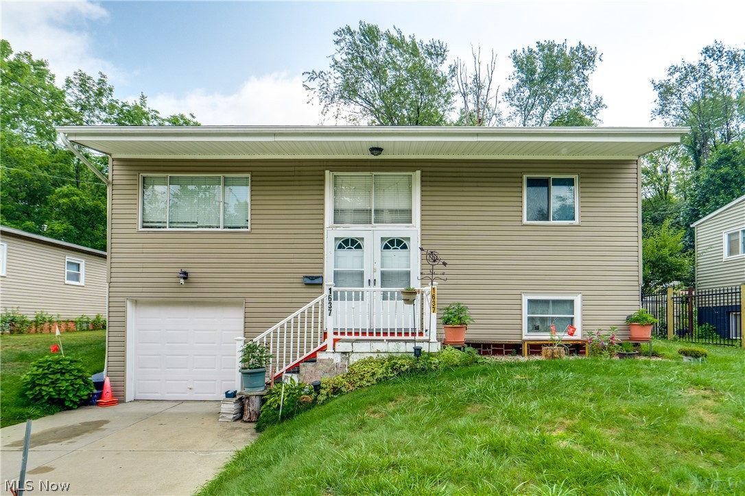 1637 Vicgross Avenue Akron OH 44310