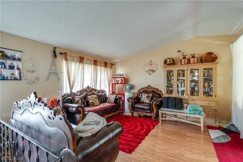 1637 Vicgross Avenue Akron OH 44310