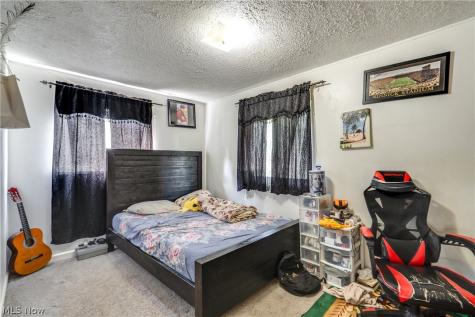 1637 Vicgross Avenue Akron OH 44310