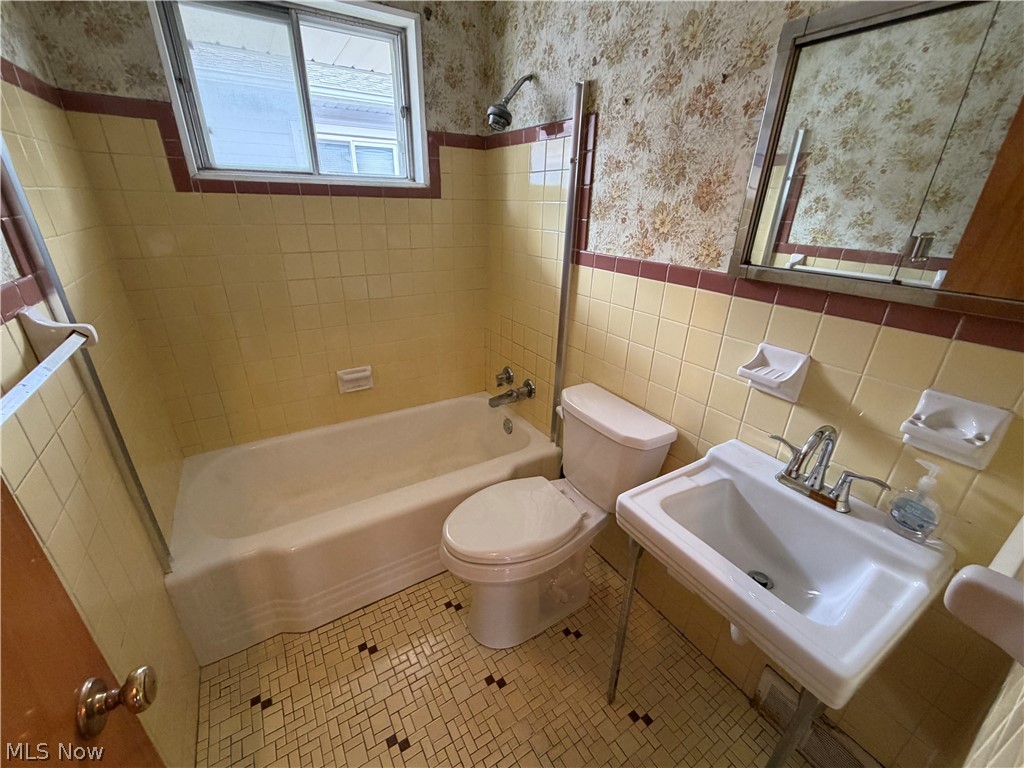 77 William Street Bedford OH 44146