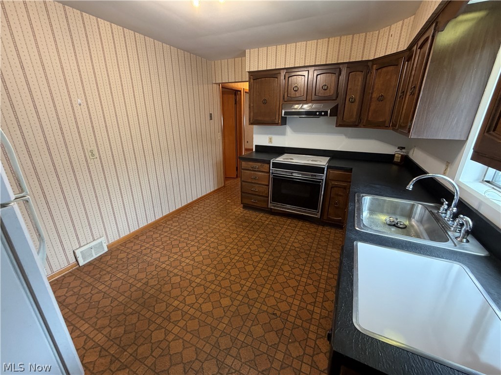 77 William Street Bedford OH 44146