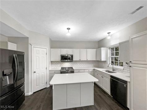 1022 Woodfield Lane Brunswick OH 44212