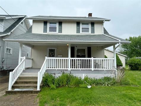 824 Smith Avenue NW Canton OH 44708