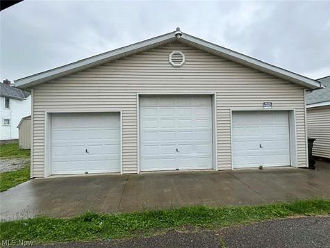 824 Smith Avenue NW Canton OH 44708