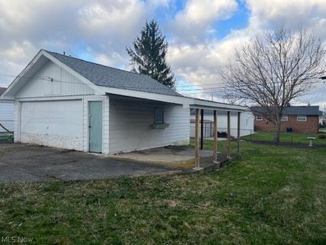 6330 Stonecrest Drive Brook Park OH 44142