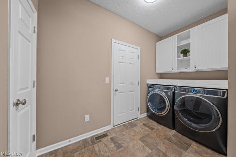 9590 Ravinia Drive Olmsted Falls OH 44138