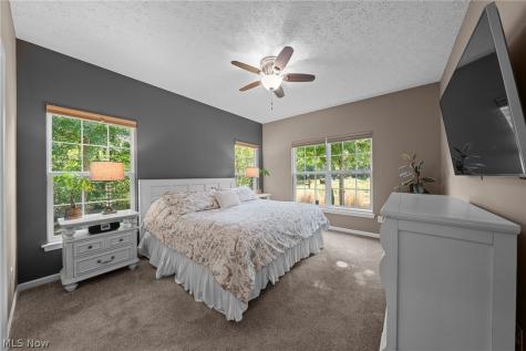 9590 Ravinia Drive Olmsted Falls OH 44138