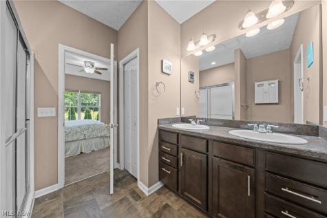 9590 Ravinia Drive Olmsted Falls OH 44138