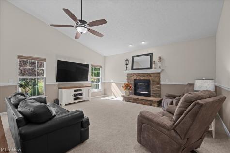 9590 Ravinia Drive Olmsted Falls OH 44138