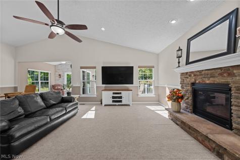 9590 Ravinia Drive Olmsted Falls OH 44138