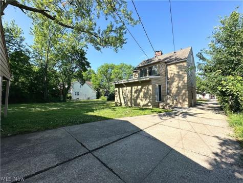 3709 Chelton Road Shaker Heights OH 44120
