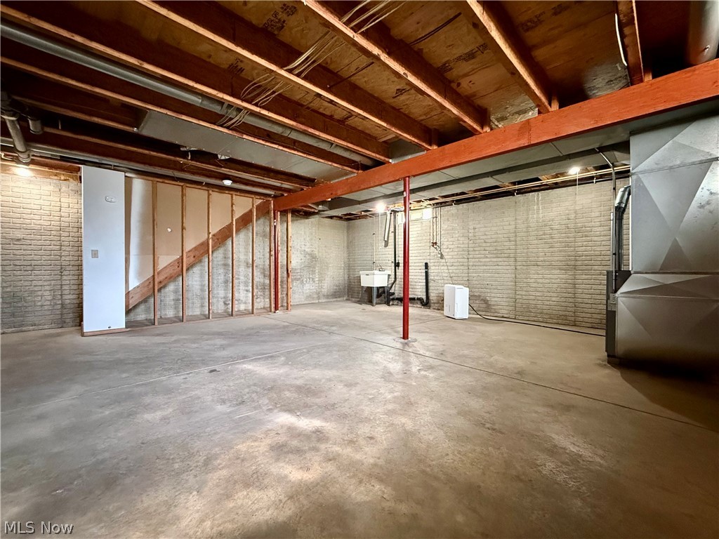 241 Reed Avenue Campbell OH 44405