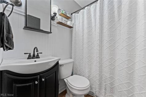 1521 W Park Avenue Niles OH 44446
