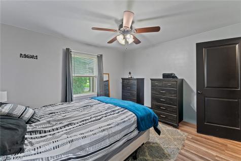 1521 W Park Avenue Niles OH 44446