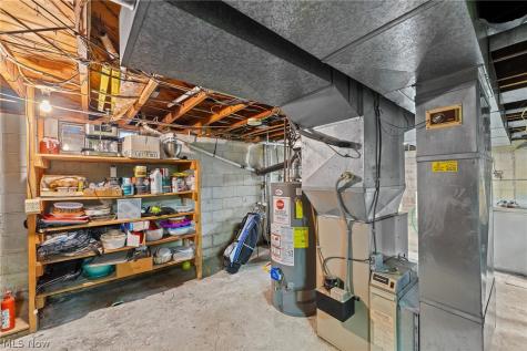 1521 W Park Avenue Niles OH 44446