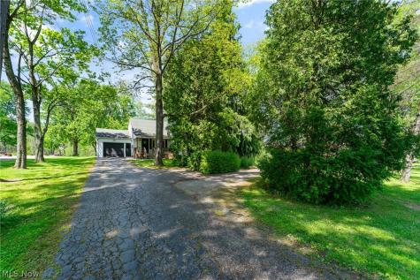1521 W Park Avenue Niles OH 44446