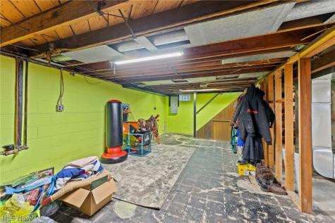 1521 W Park Avenue Niles OH 44446