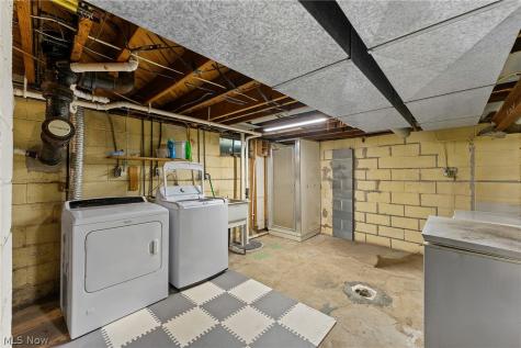 1521 W Park Avenue Niles OH 44446