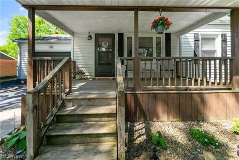 1521 W Park Avenue Niles OH 44446
