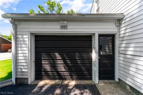 1521 W Park Avenue Niles OH 44446